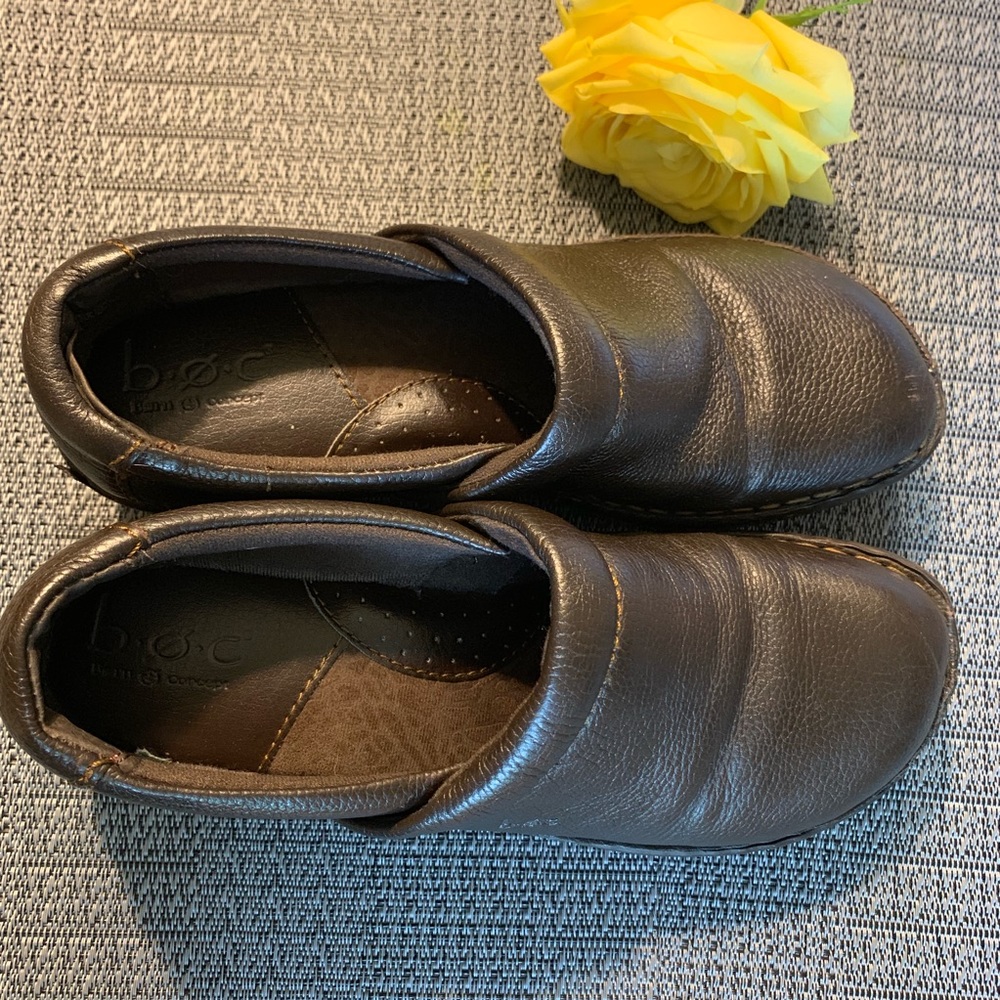 BOC Born Concept Womens Size 8  Clogs Leather Mule